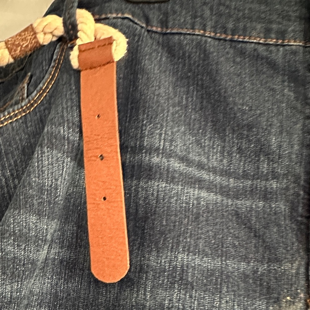Gloria Vanderbilt Dark Blue Denim Bermuda Shorts with Rope & Brown Belt - Picture 4 of 6